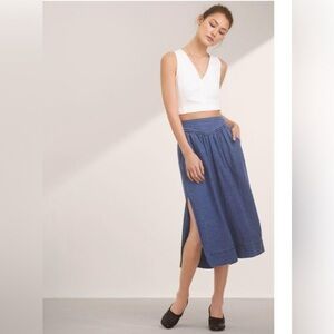 Wilfred by Aritzia Gabrielle Blue Denim
Linen Blend Midi Skirt